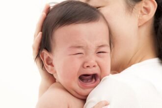 How to Calm a Crying Newborn in Four Steps